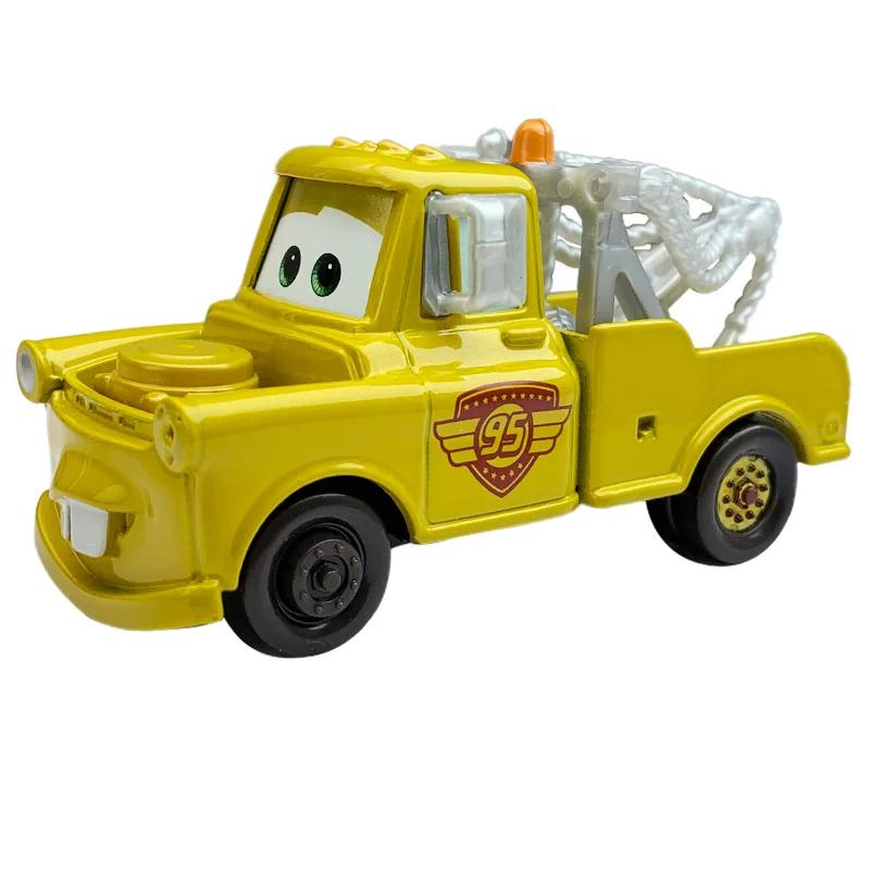 Disney Pixar Cars 3 2 Rare Damage Miss Fritter Tractor Frank Guido Queen Diecast Metal Lightning McQ