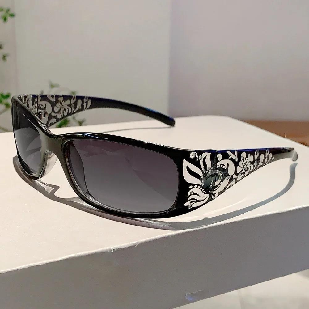 Lunettes de soleil carrées à petite monture pour femmes, nouveau modèle Y2K, Style rétro, élégantes,