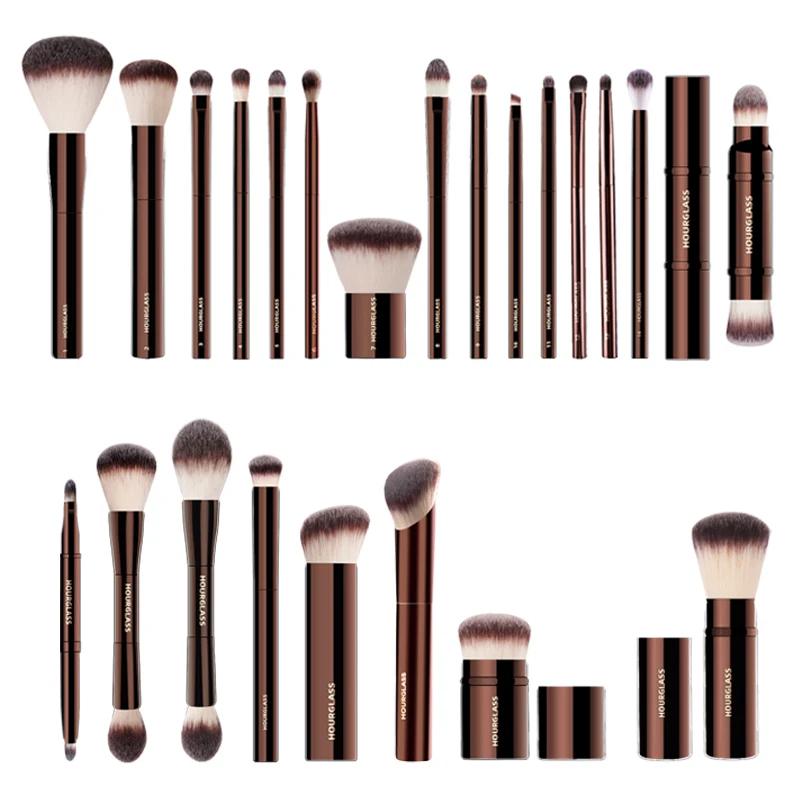 Ensemble et Kit de pinceaux de maquillage sablier comprenant fond de teint en poudre correcteur fard