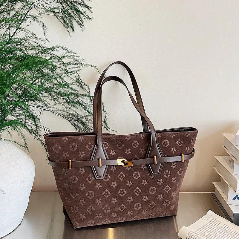 Sac bandoulière en cuir de luxe pour femme, sac messager pratique de style classique et élégant par 