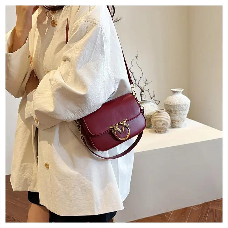Sacs à couches élégants de marque de luxe pour femmes, sac bandoulière vintage simple, sac de banlie