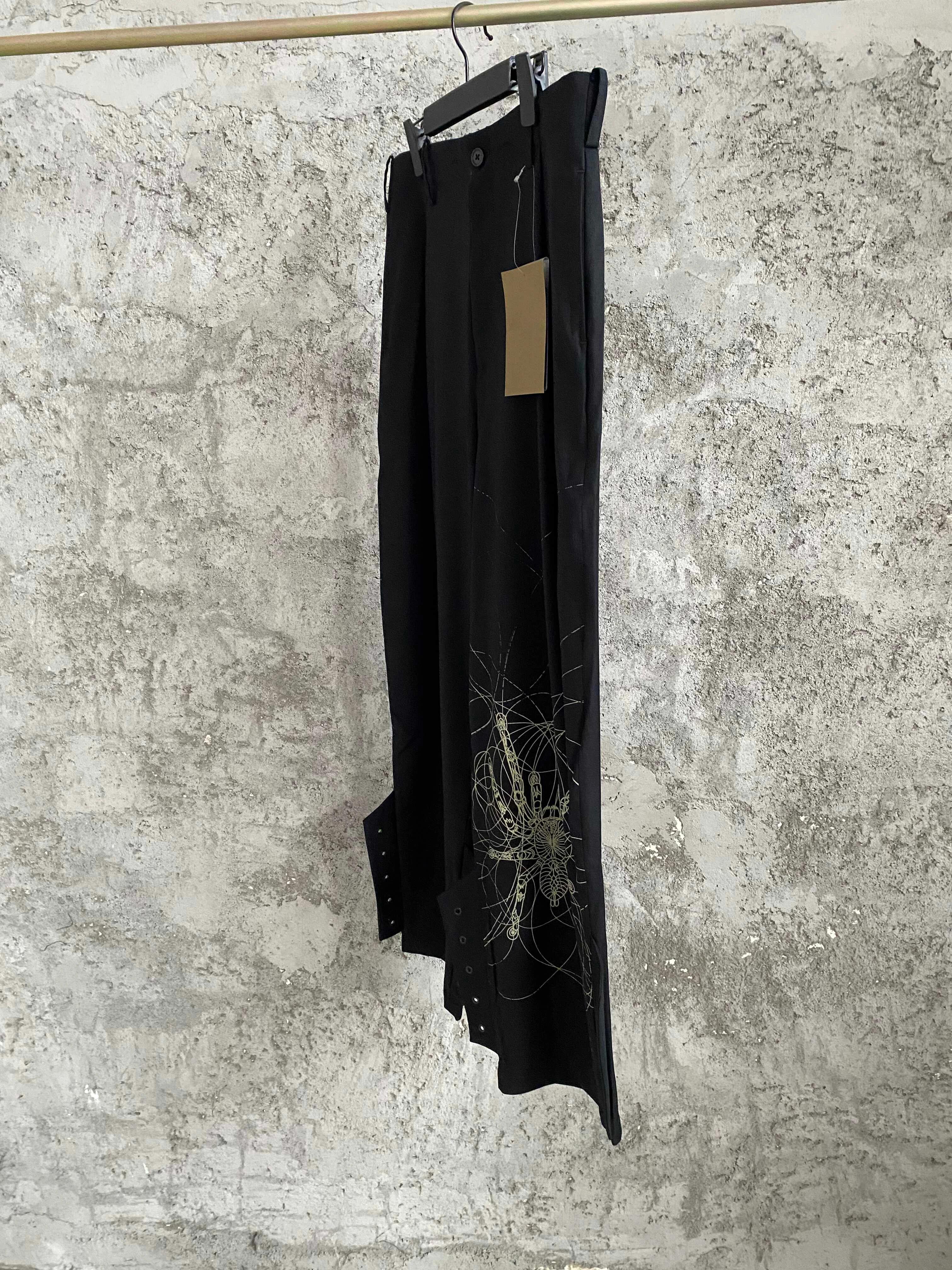 TOP-YAMAMOTO Collaboration de créateurs japonais Imprimé maison imprimé araignée Longues maigres