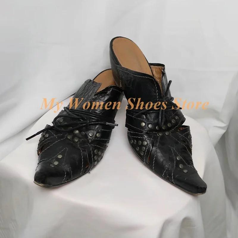 Mules à rivets et lanières, bout pointu sexy, en cuir noir mat, style défilé, collection Printemps-É