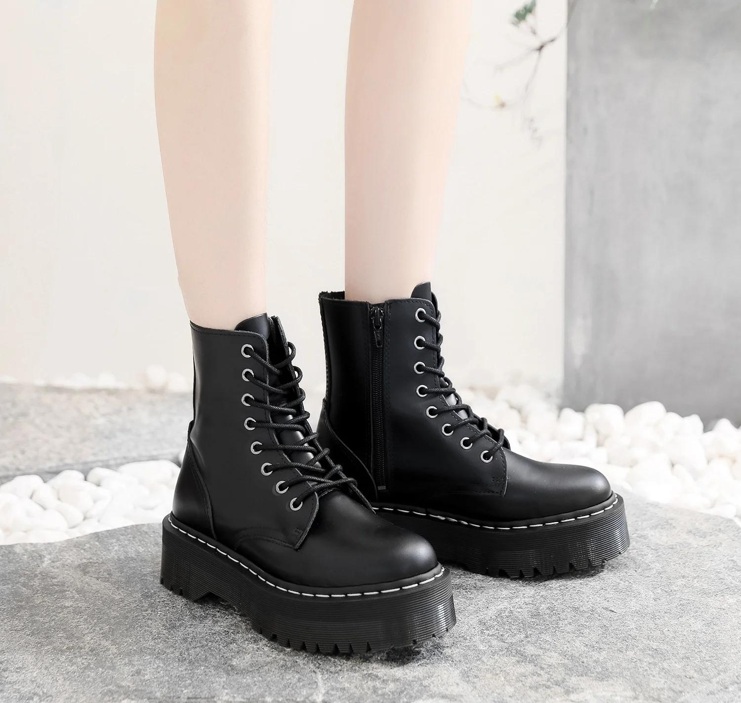Bottes de moto style punk britannique à 8 trous : Portées de deux façons, plateforme épaisse avec fe