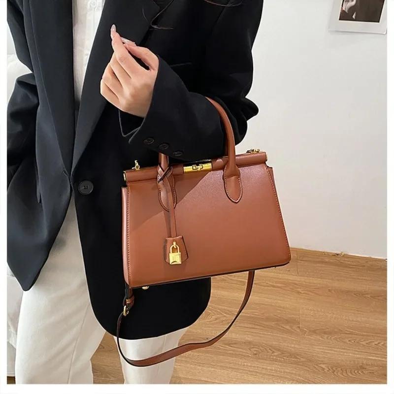 Sac à bandoulière élégant et spacieux pour femme – Collection Printemps 2026 – Sac à main à fermetur