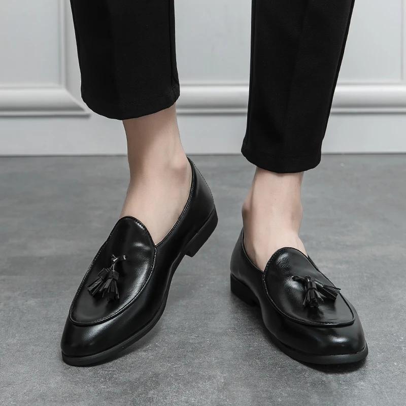 Chaussures formelles pour hommes Mocassins à pompons