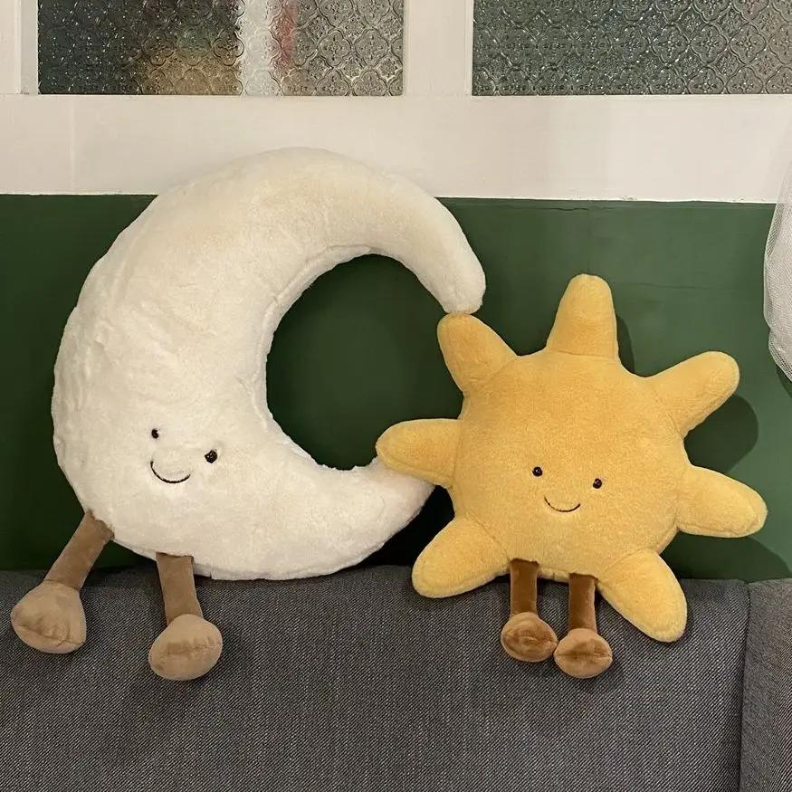 Adorable sourire visage blanc lune jaune soleil peluche peluche mignon dessin animé météo peluche jo