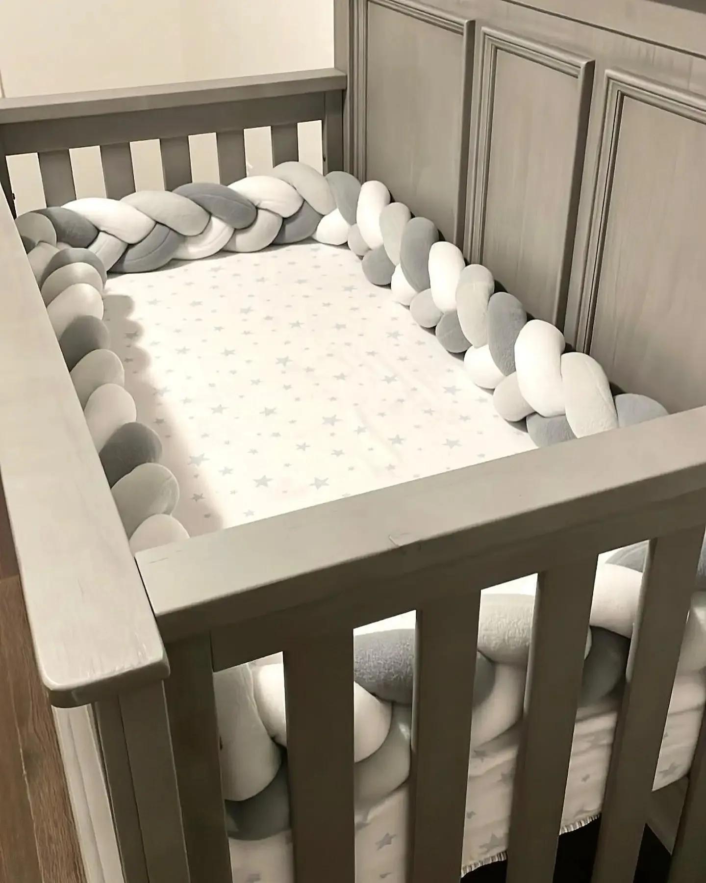 Protecteur de berceau tressé pour bébé : coussin pare-chocs 3 actions, sécurité nouveau-né 1 à 4 mois