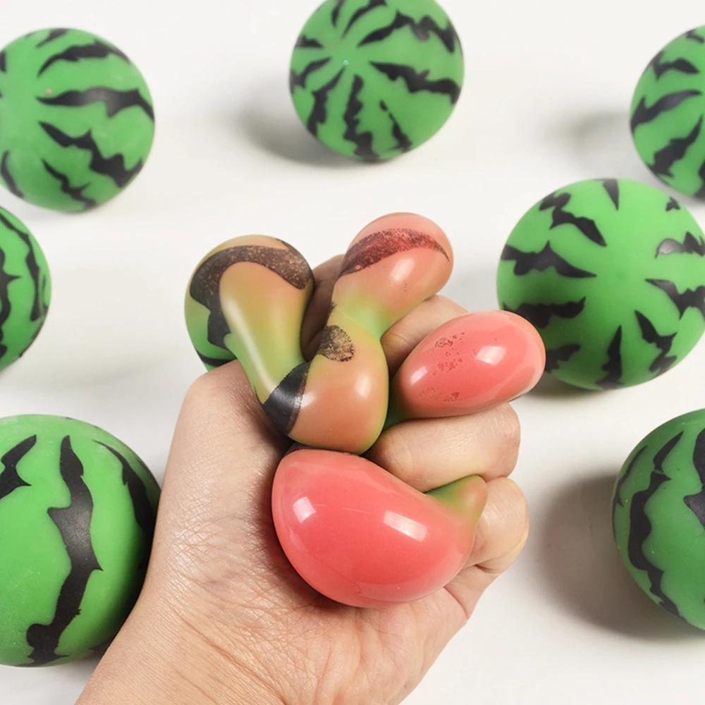 Jouet spongieux doux aux fruits de fraises – Soulagement du stress à montée lente pour enfants et ad