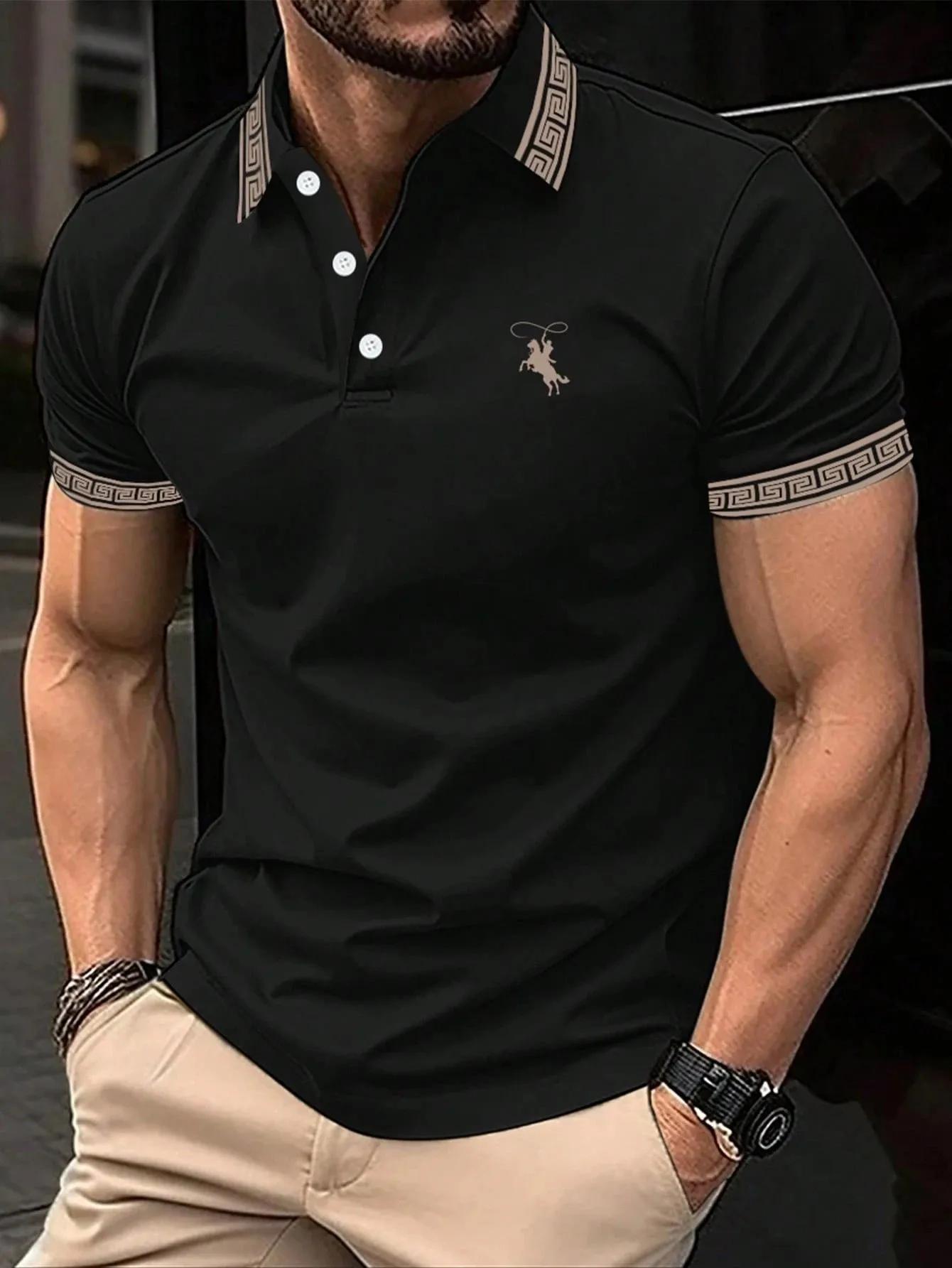 La nouvelle chemise POLO à manches courtes pour hommes pour l'été 2025 présente une impression de mo