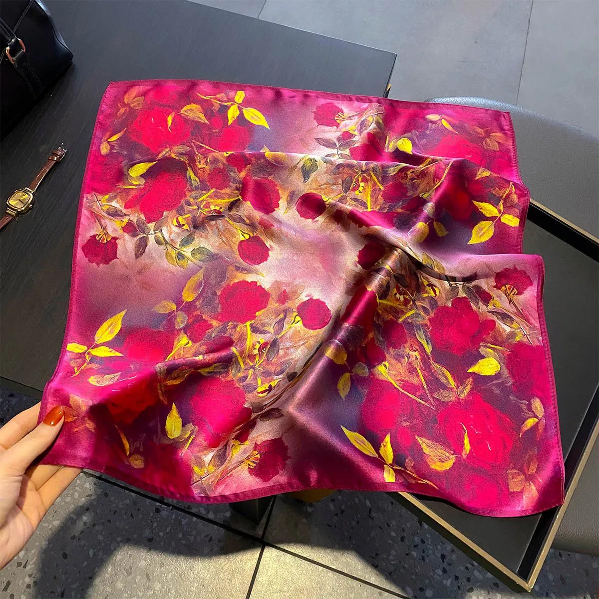 Élégante petite écharpe en soie de mûrier pour femme, bandana de luxe de créateur, accessoire de mode pour sacs