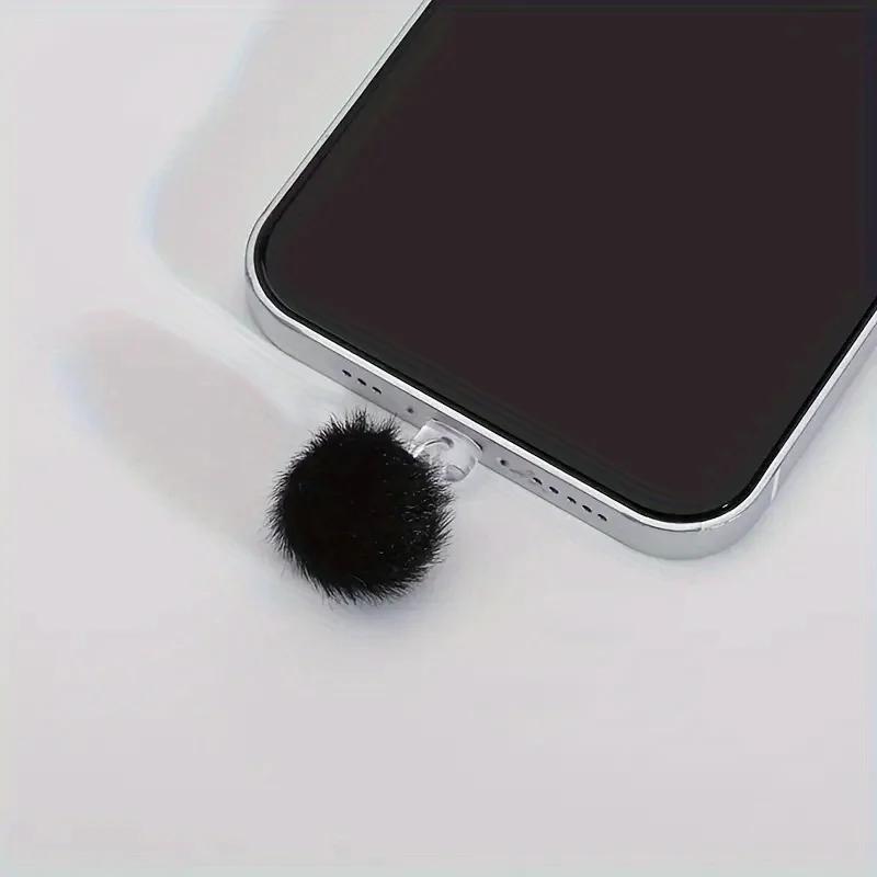 1 bouchon anti-poussière en silicone avec décoration boule en peluche, un accessoire de téléphone élégant, une décoration pour téléphone, protège le port
