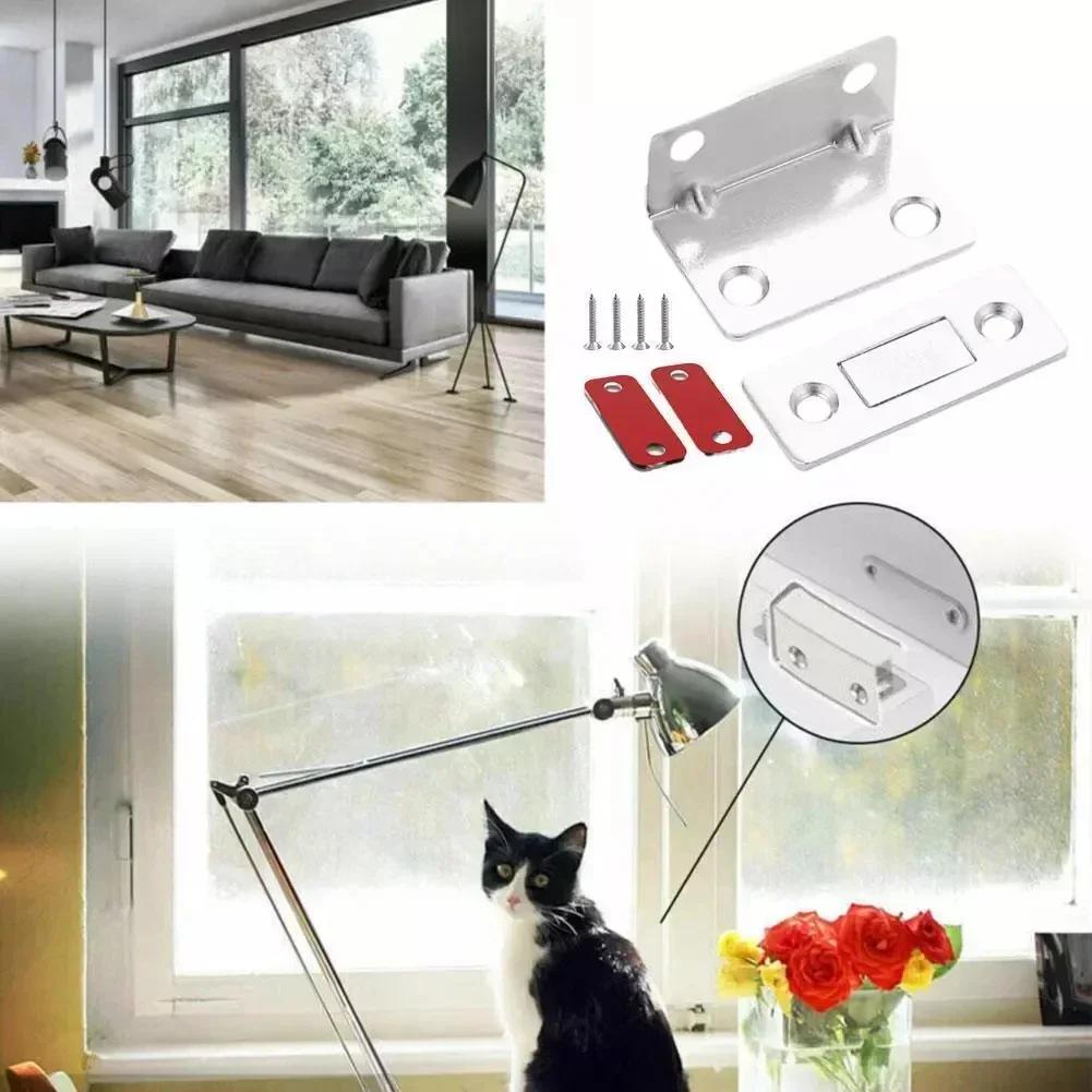Fermeture magnétique pour meubles de placard