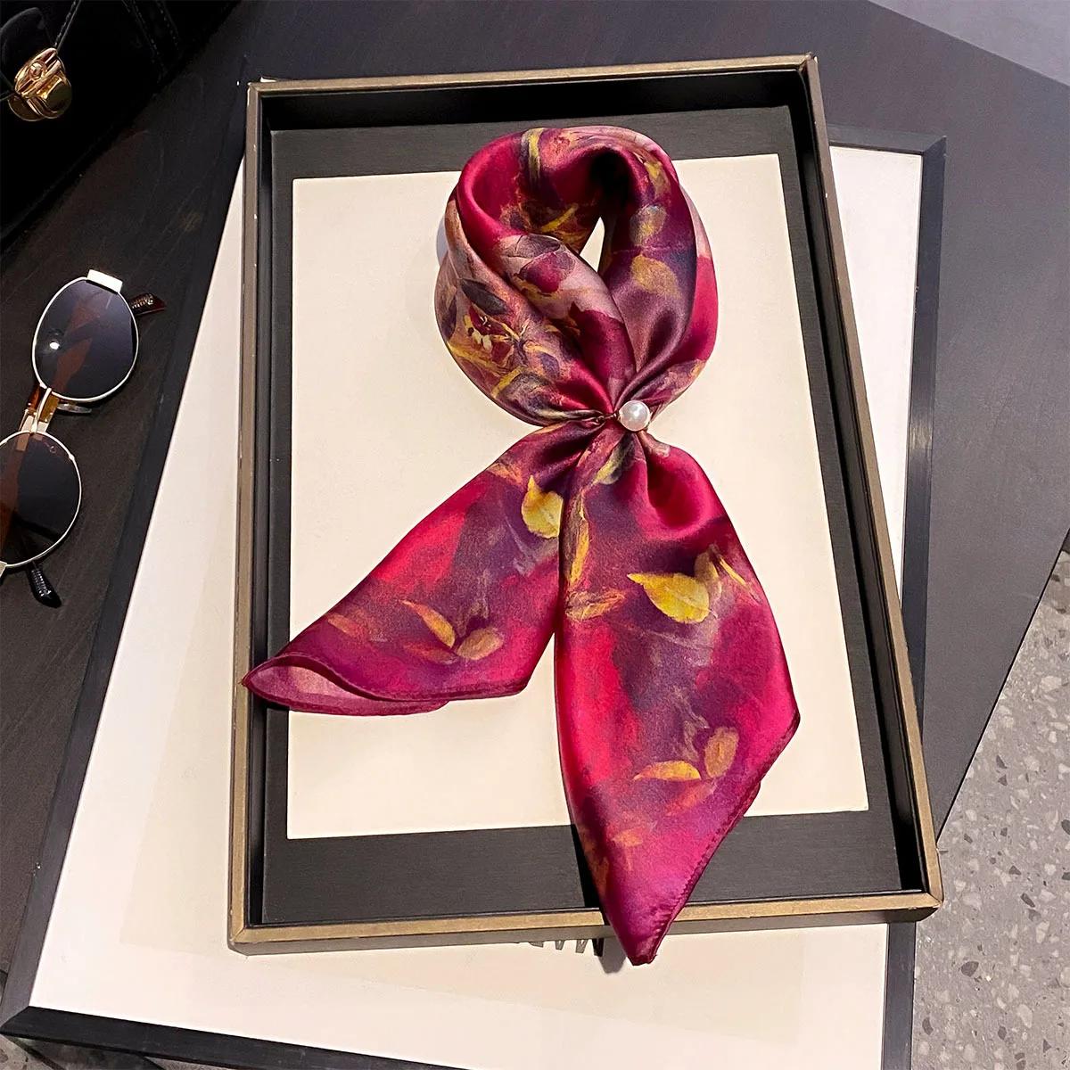 Élégante petite écharpe en soie de mûrier pour femme, bandana de luxe de créateur, accessoire de mode pour sacs
