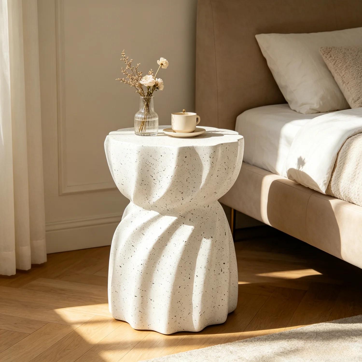 Table d'appoint contemporaine en béton léger