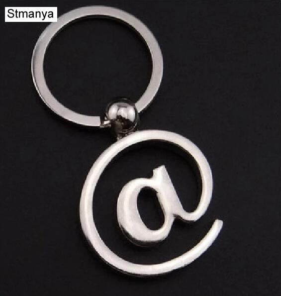 Porte-clés en métal avec lettres