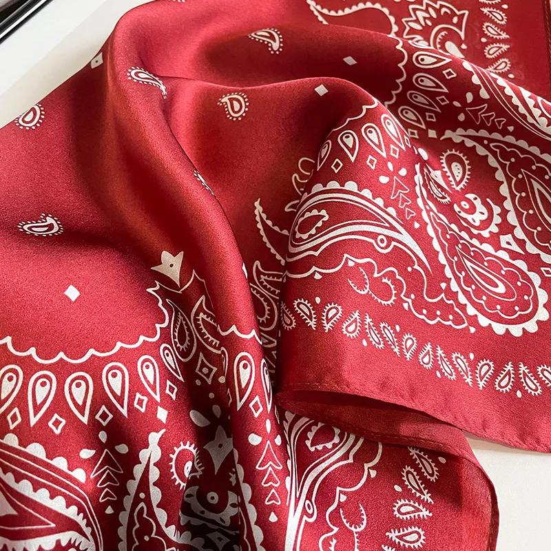 Élégante petite écharpe en soie de mûrier pour femme, bandana de luxe de créateur, accessoire de mode pour sacs