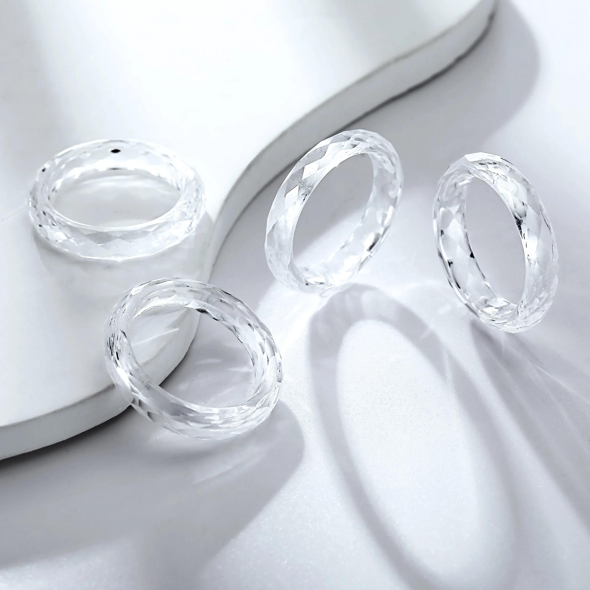 Eme jewe Bague en saphir blanc cultivé en laboratoire adaptée à un usage quotidien.