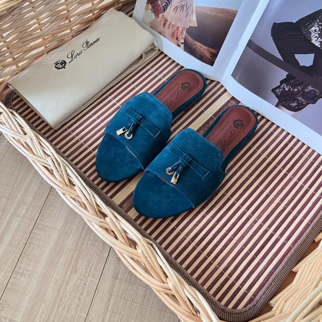 NOUVEAU 2026 – Chaussons de luxe LORO PIANA AUSTRALIS en daim marron pour femme, avec pompons décora