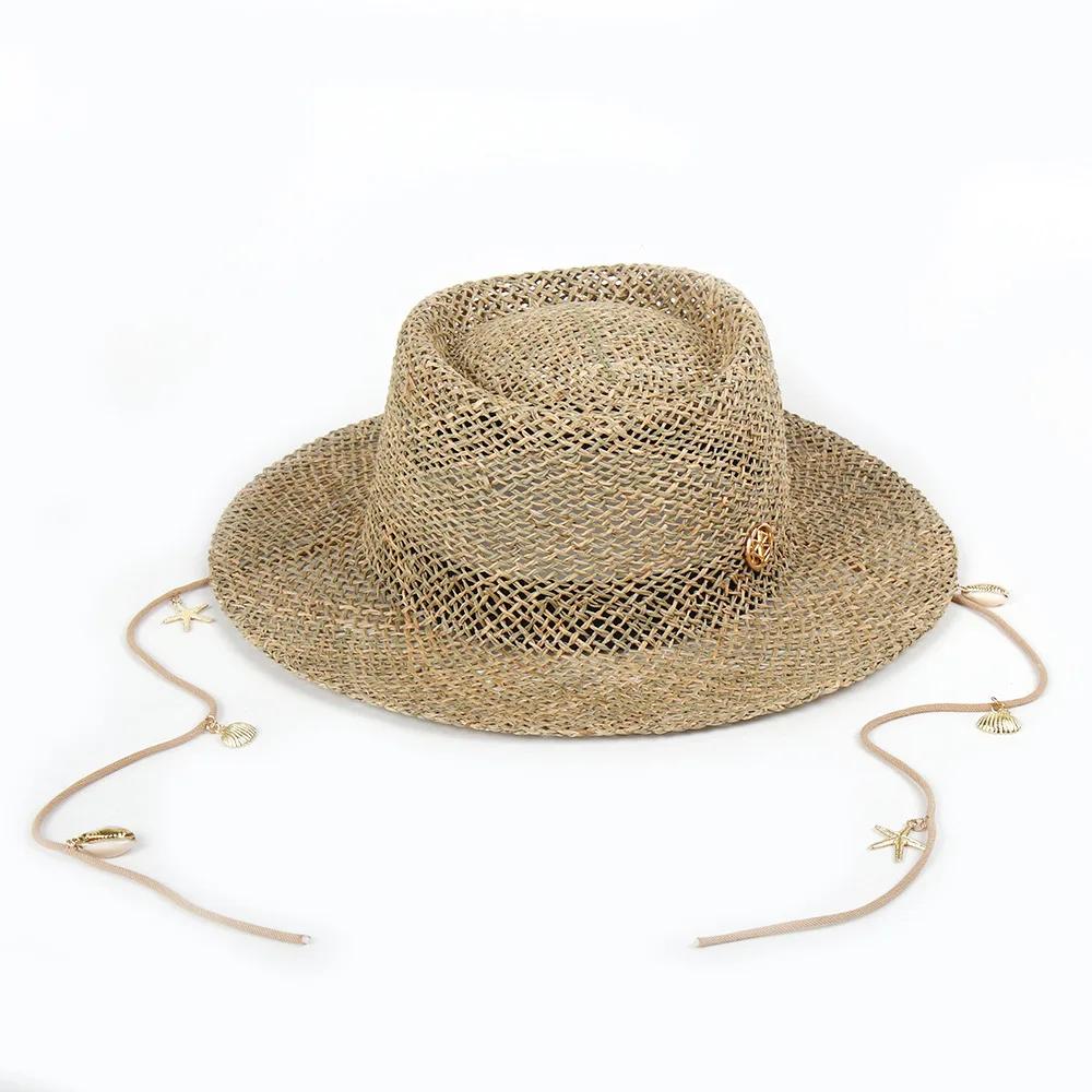 2025 offres spéciales Style européen et américain broche conception chapeau de paille femme lettre c