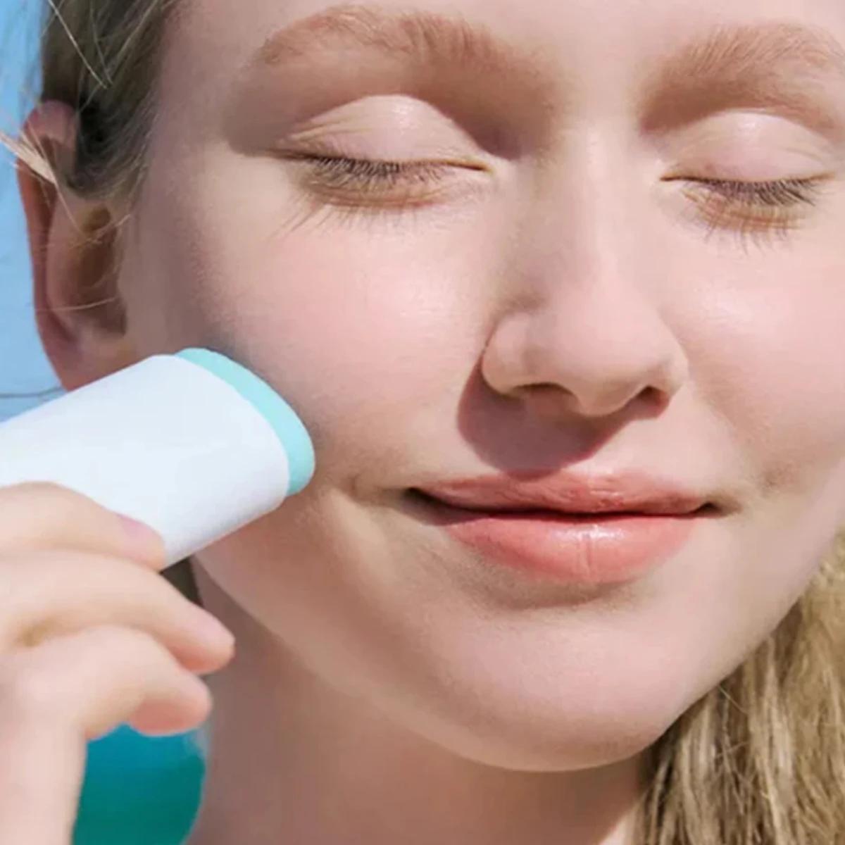 Stick solaire soyeux SKIN1004 Madagascar Centella Hyalu-Cica SPF50+ PA++++, protection solaire toute
