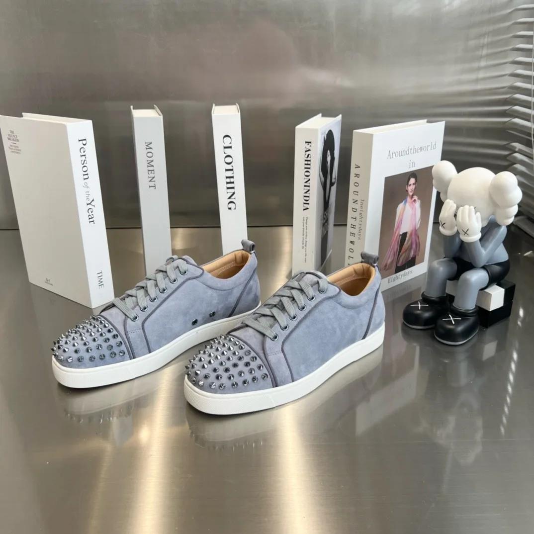 Nouvelles baskets basses de luxe en cuir blanc pour hommes avec pointes sur les orteils, semelles ro