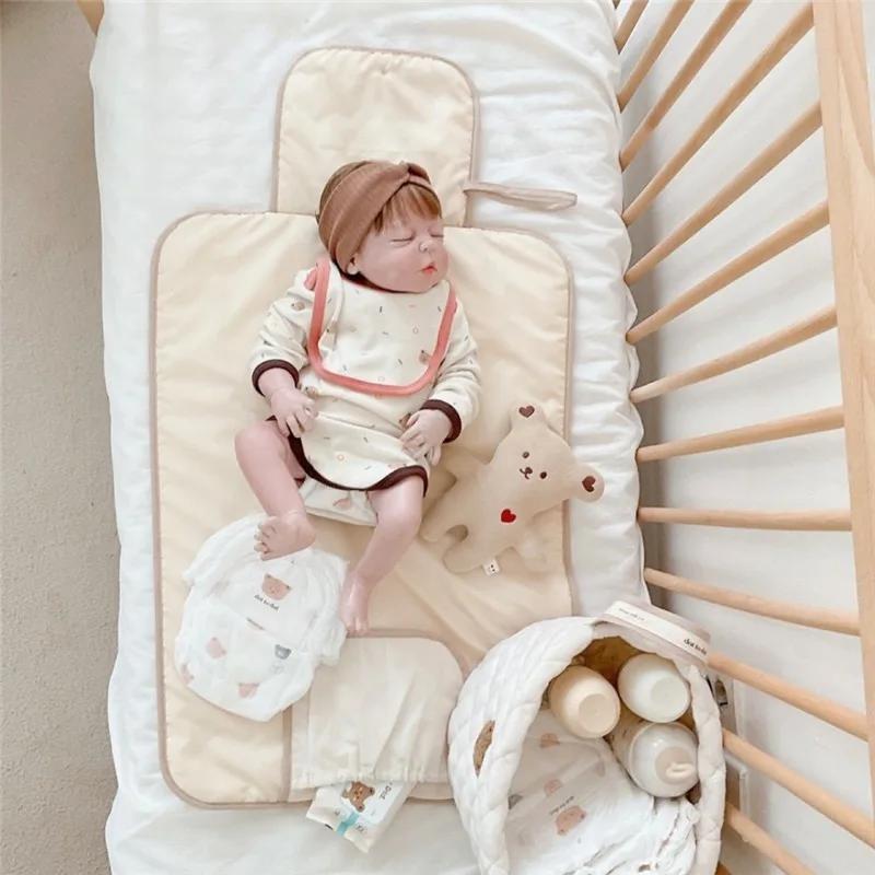Tapis à langer pliable et portable pour bébé, matelas absorbant pour nouveau-né, couverture de lit s