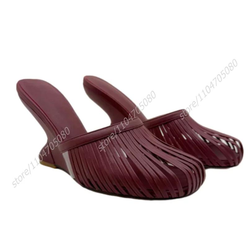 Mules compensées pour femme en maille ronde ajourée rouge bordeaux foncé, simples, à talons ouverts,