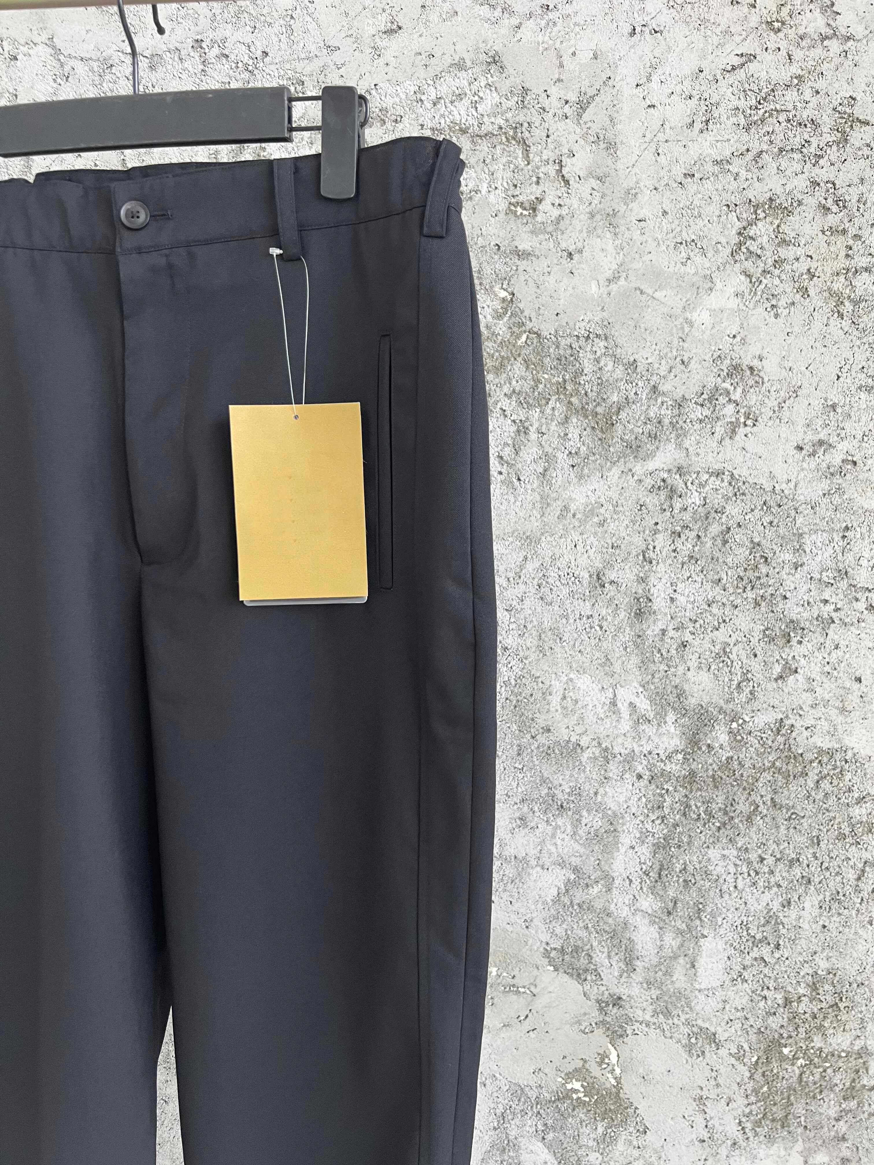 Bermuda en laine TOP-YAMAMOTO, une niche de style japonais avec un vêtement de travail à taille étir