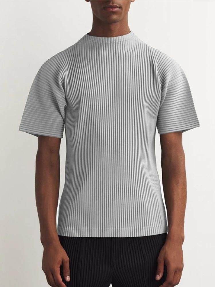 Vêtements plissés Miyake, t-shirt à manches courtes pour homme, haut à col roulé noir tendance