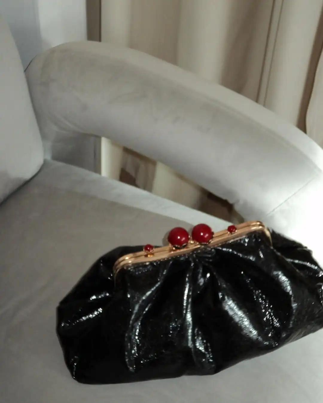 Sac à main LOST IN VINTAGE grand format 37x25x8cm en cuir de qualité supérieure, sac verni, fermetur