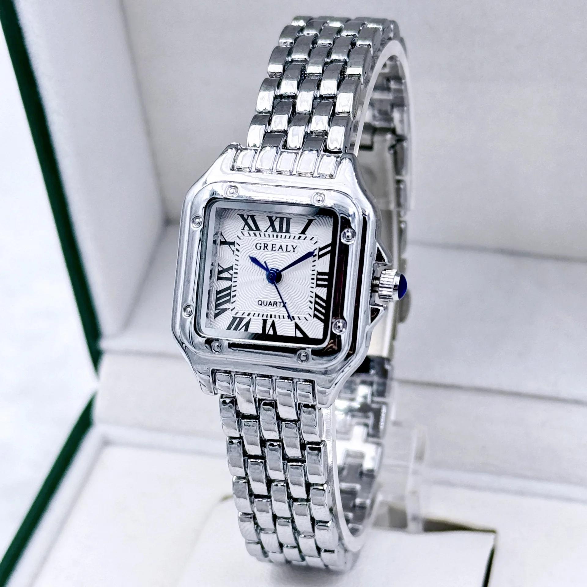 Nouvelles femmes montre lumière marque de luxe affaires or acier inoxydable dames mode montres à Qua