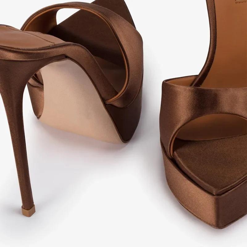 Nouvelles Arrivées : Chaussures Modernes pour Femmes – Mules en Cuir Satiné à Bout Pointu et Talon F
