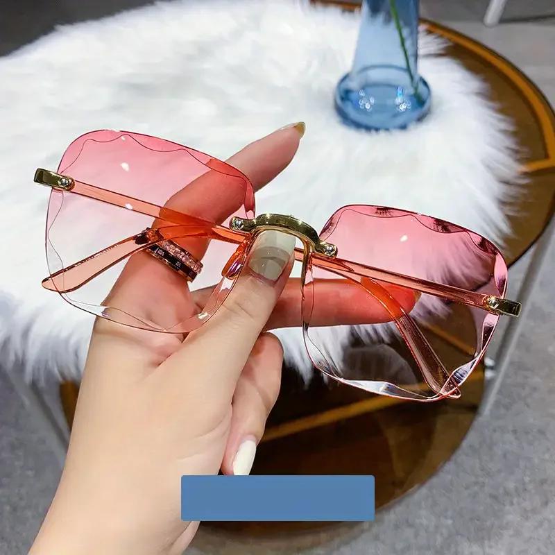 Lunettes de soleil carrées sans monture pour hommes et femmes, lunettes de soleil rouges, créateur d