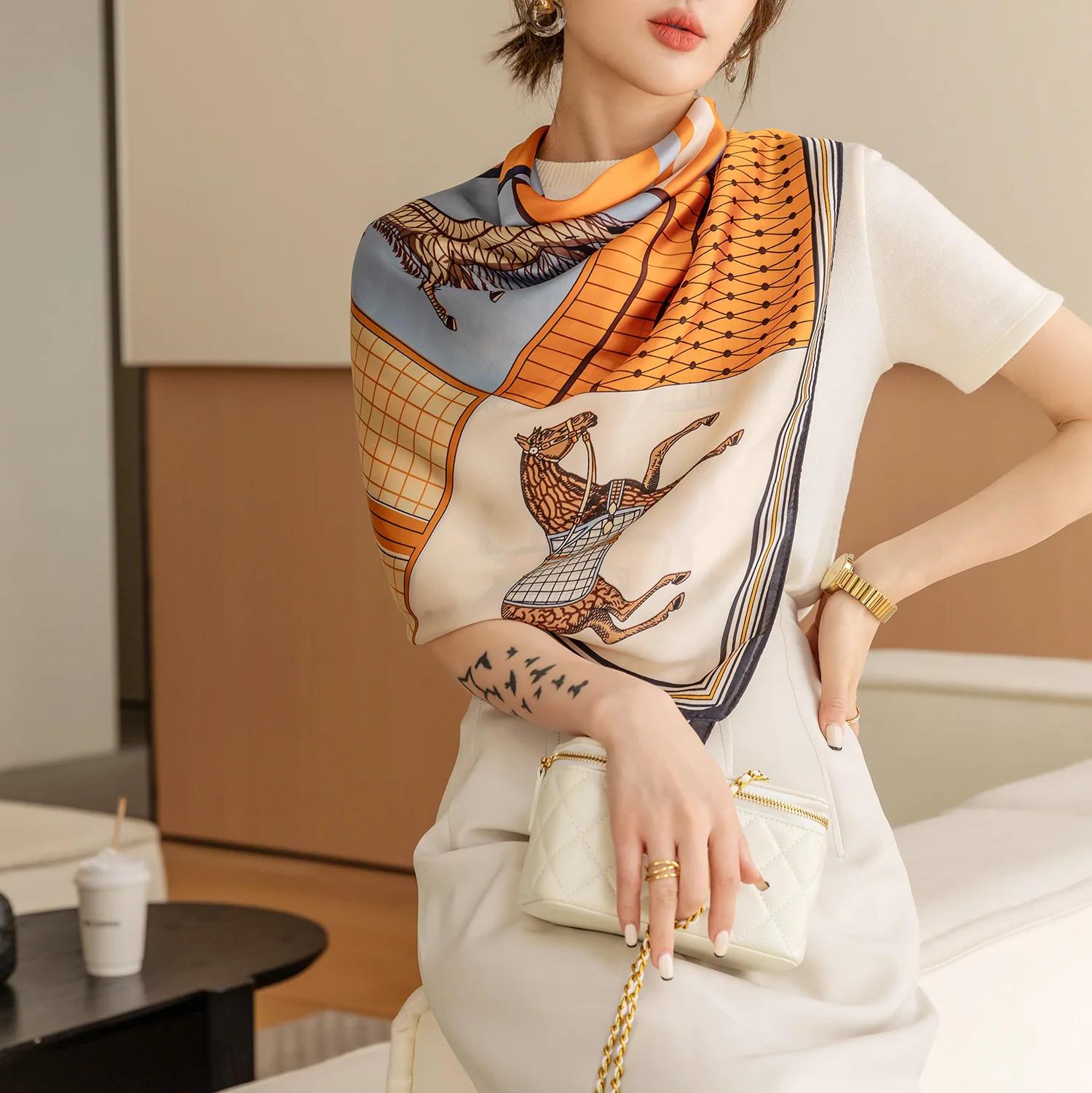 Foulard carré imprimé cheval de luxe, châle Vintage en Imitation soie pour femmes, coupe-vent, envel