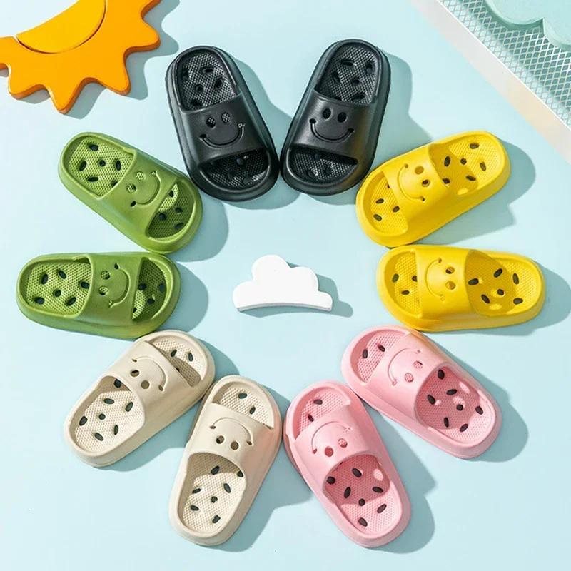 Pantoufles pour enfants garçons EVA visage souriant pantoufles de salle de bain été 2-14 ans fille a