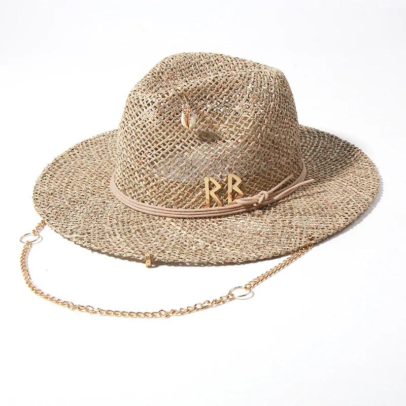 2025 offres spéciales Style européen et américain broche conception chapeau de paille femme lettre c