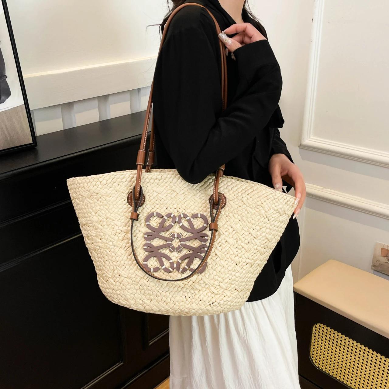 Sac à couches de luxe, fabrication artisanale raffinée, travail méticuleux et texture de haute quali