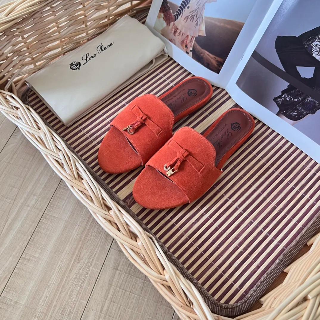 NOUVEAU 2026 – Chaussons de luxe LORO PIANA AUSTRALIS en daim marron pour femme, avec pompons décora