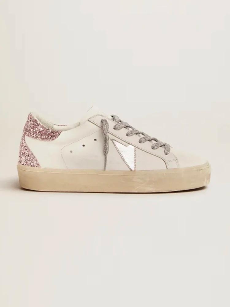 Chaussures de basket usagées avec amortissement pour l'absorption des chocs