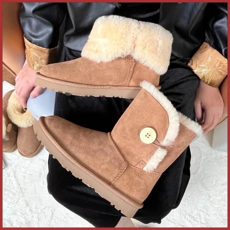 Une paire de bottes de neige en pure peau de mouton et laine pour femme