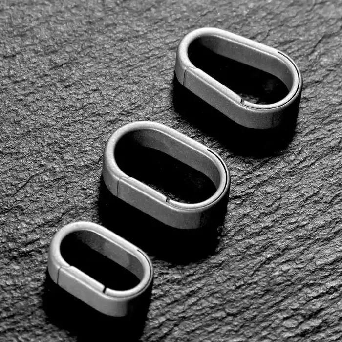 Porte-clés en alliage de titane avec revêtement PVD noir design moderne pour clés de voiture accessoires EDC élégant et durable