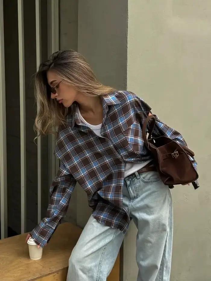Chemise à motif à carreaux tendance pour femmes, élégante, col à revers, manches longues, simple bou