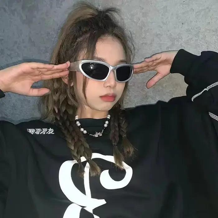 Nouveauté lunettes de soleil populaires pour femmes lunettes de soleil Punk lunettes de soleil ovale