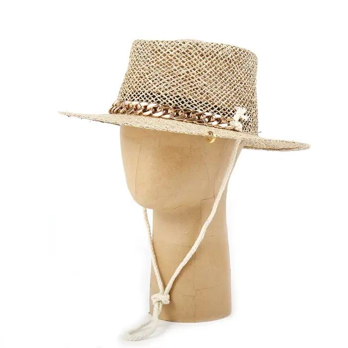 2025 offres spéciales Style européen et américain broche conception chapeau de paille femme lettre c