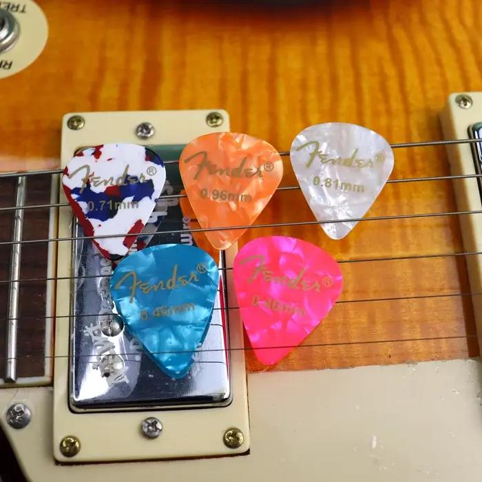 Plectres de guitare électrique acoustique en celluloïd, 20 et 50 et 100 pièces, accessoires avec boî