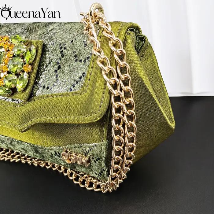 Les meilleures chaussures et sacs de Queena Yan Evening! Sac à main à poignée irrégulière avec desig
