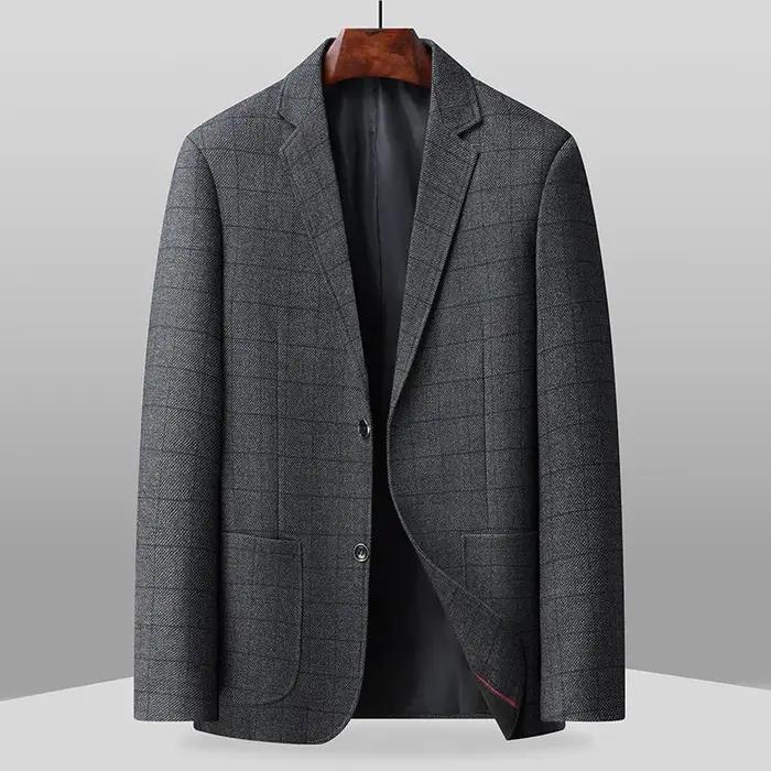 Le nouveau blazer classique rayé, style business casual, avec poches, convient à un usage quotidien