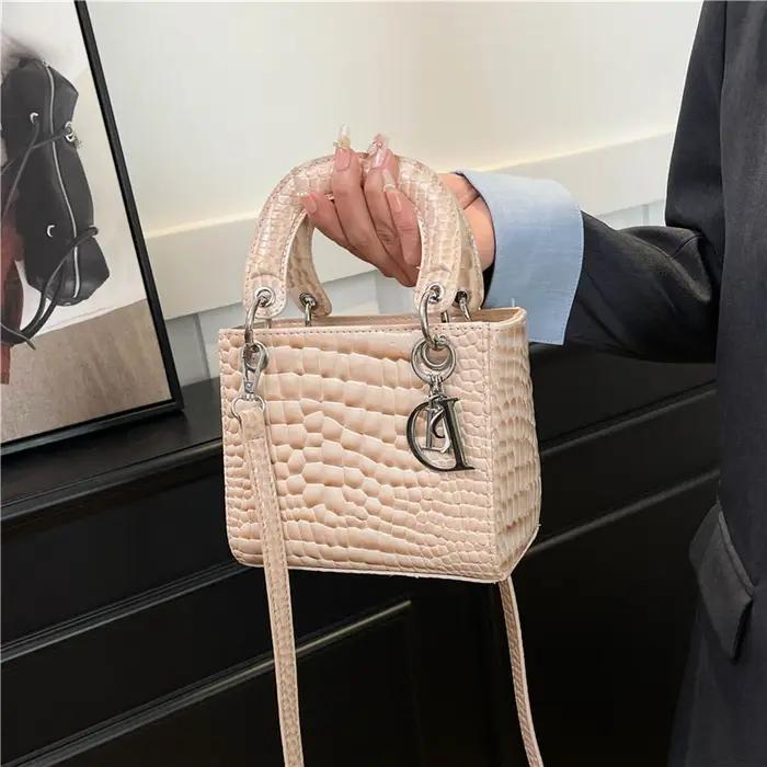 Sac à bandoulière élégant en cuir pour femme, sac à main de luxe de créateur, sac fourre-tout classi