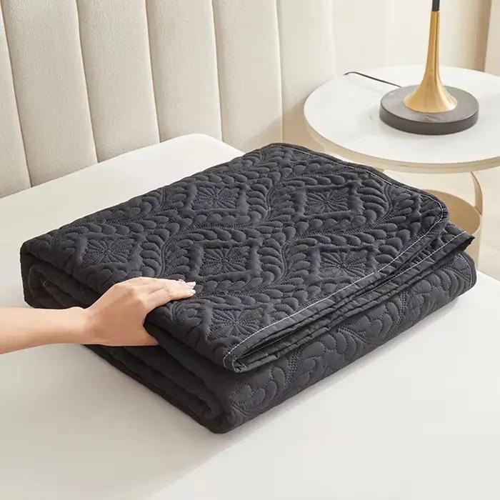Housse de lit imperméable pour chien, couverture pour meubles, protection de lit, housse de canapé pour chiens et chats, couvre-lit à dos antidérapant résistant à la saleté